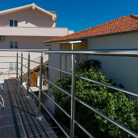 Apartment Ella Рогозница Екстериор снимка