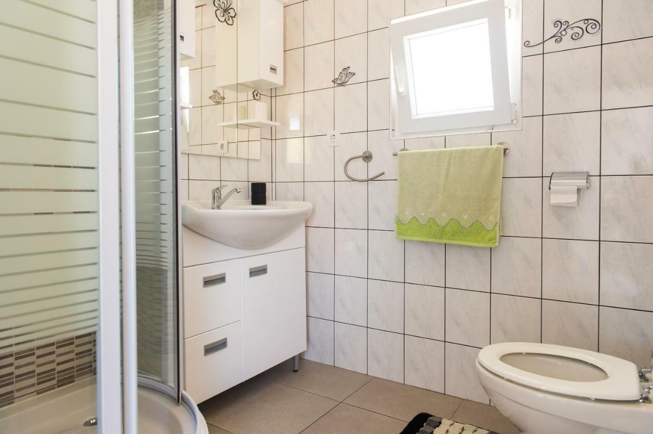 Apartment Ella Рогозница Екстериор снимка